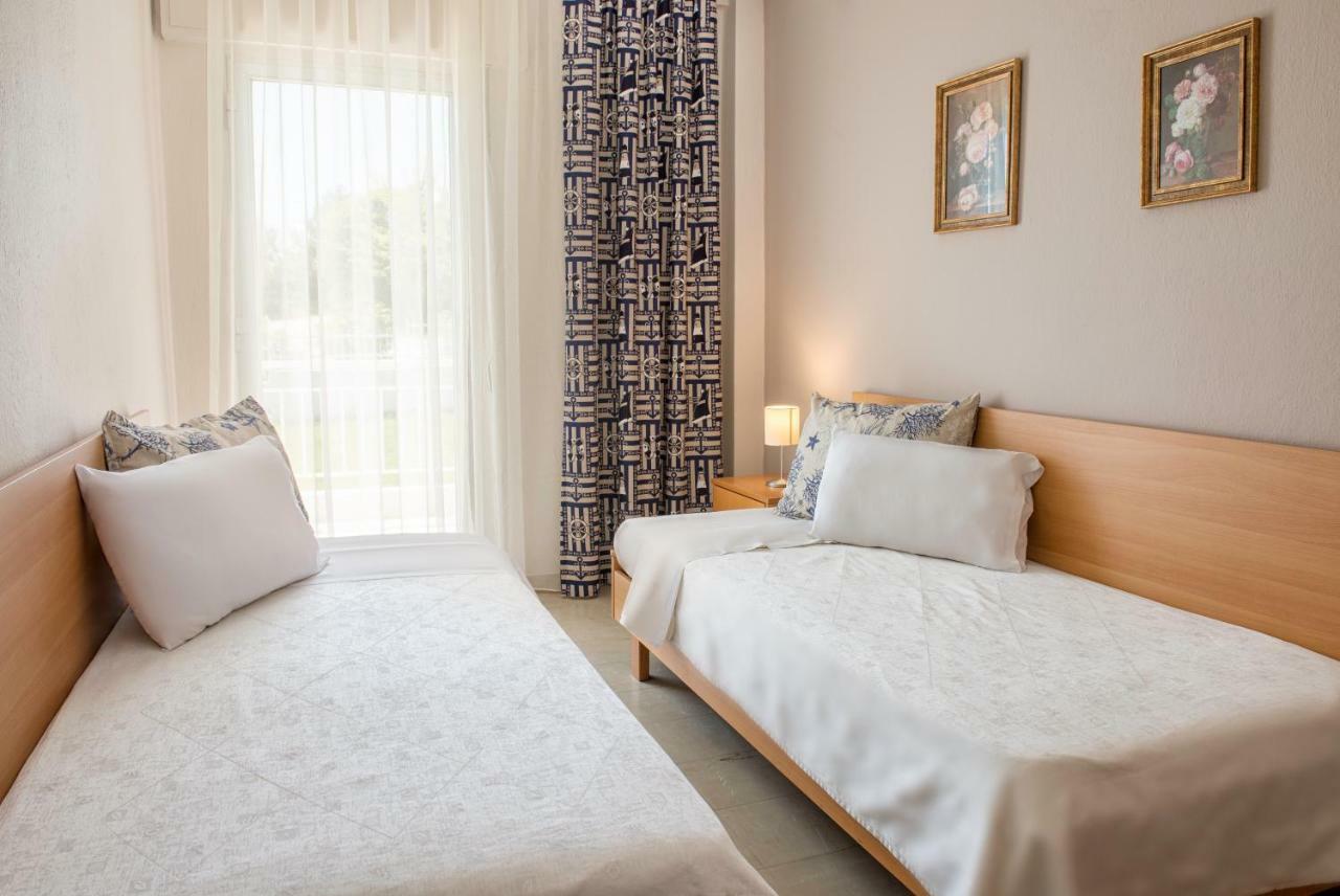 Georgalas Rest Apartments Nea Kallikrateia Exteriör bild