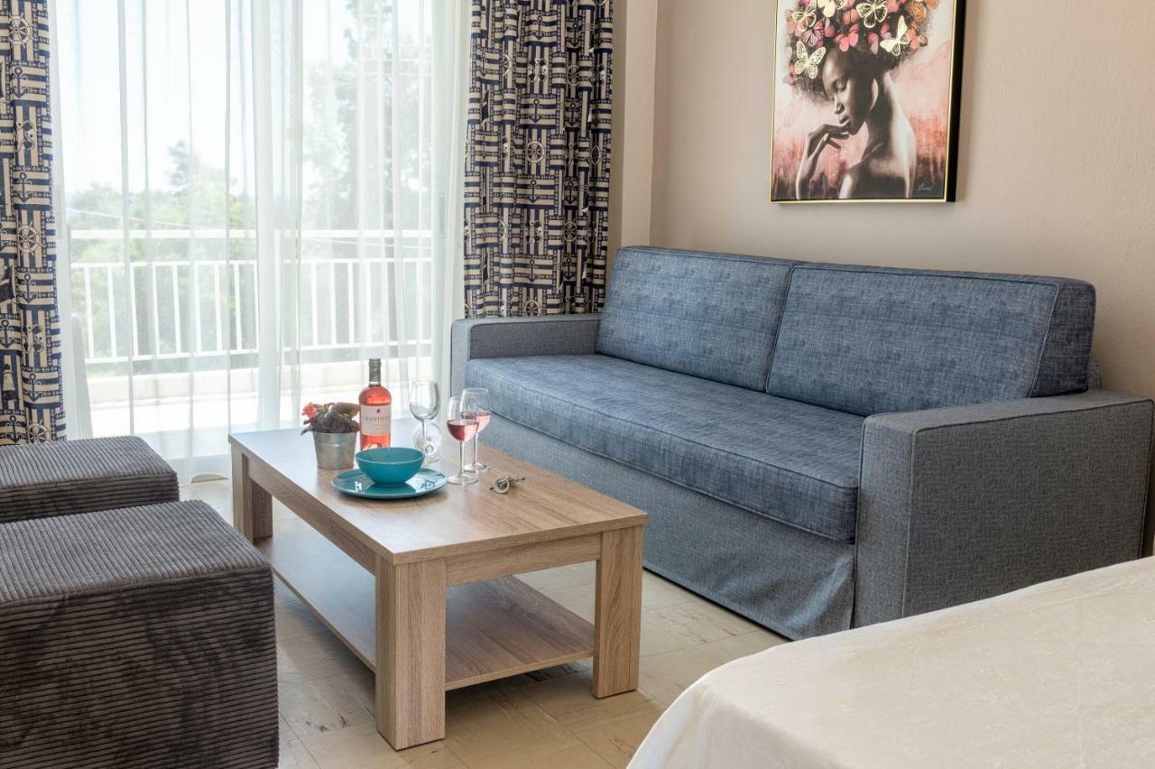 Georgalas Rest Apartments Nea Kallikrateia Exteriör bild