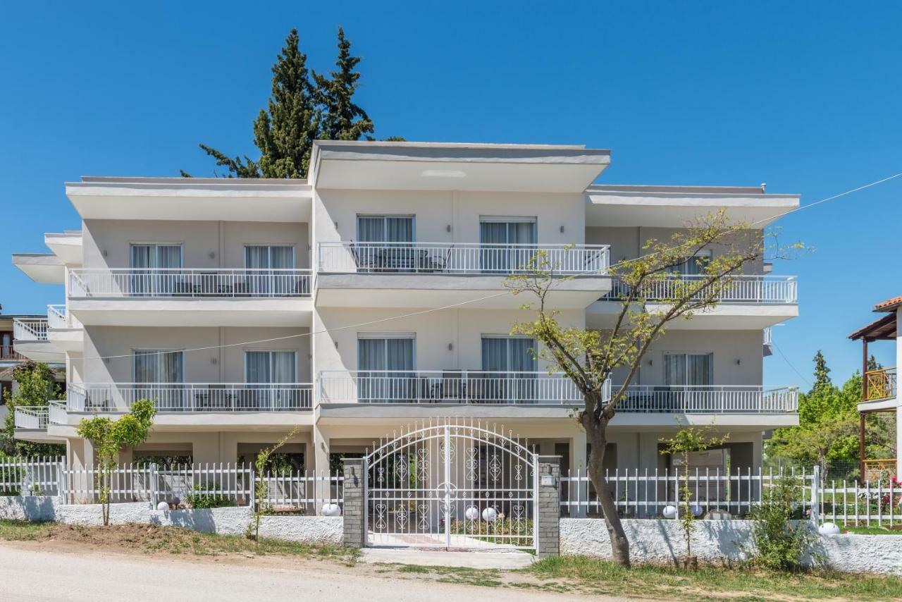 Georgalas Rest Apartments Nea Kallikrateia Exteriör bild