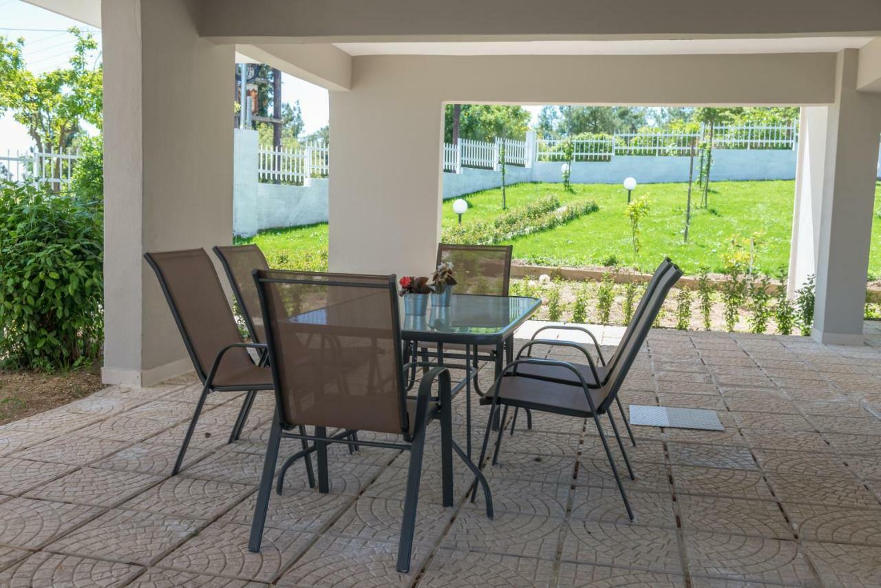 Georgalas Rest Apartments Nea Kallikrateia Exteriör bild