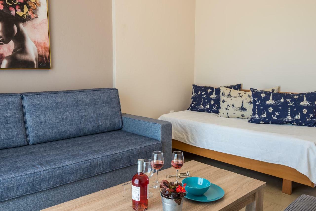 Georgalas Rest Apartments Nea Kallikrateia Exteriör bild